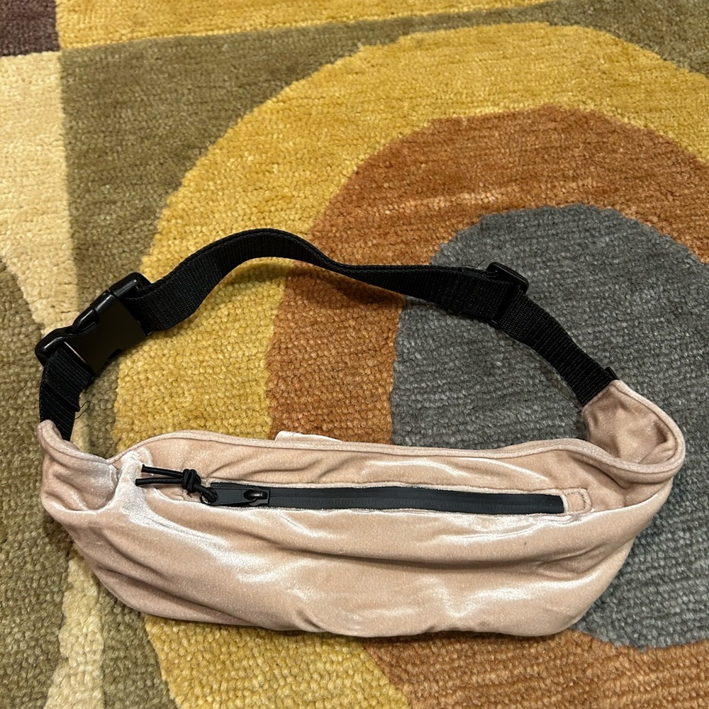 NWOT Triangl Swimwear Mini Belt Bag Sling Fabric Velvet Fanny Pack Nude Black